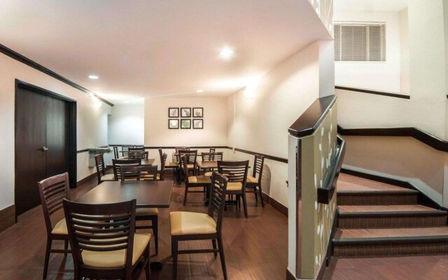 Sleep Inn & Suites