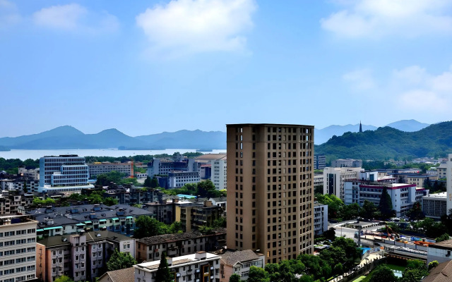 Hanting Hotel (Hangzhou Wulinmen Subway Station)