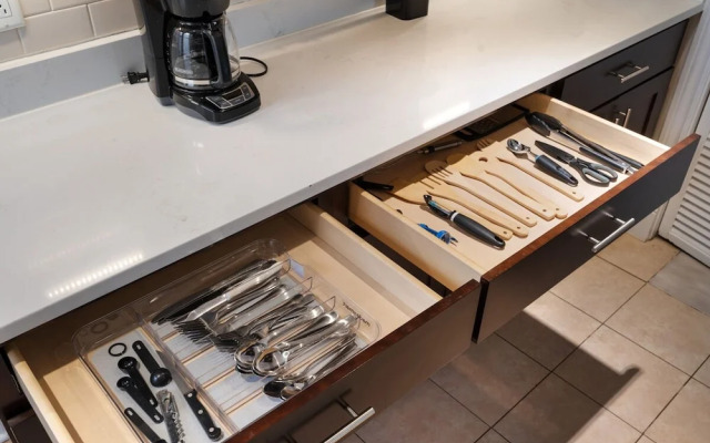 Stylish 2BR Urban Retreat in River West