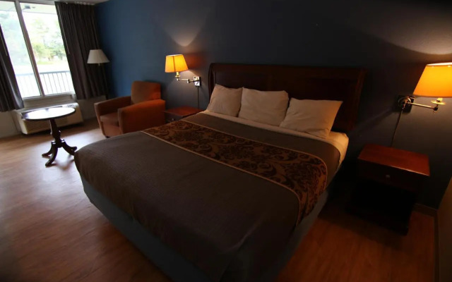 Economy Inn & Suites I-95 Exit 145 - Battleboro
