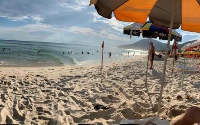 Incrivel casa com churrasq na Praia de Maresias SP