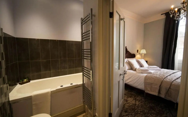 East Walls Hotel
