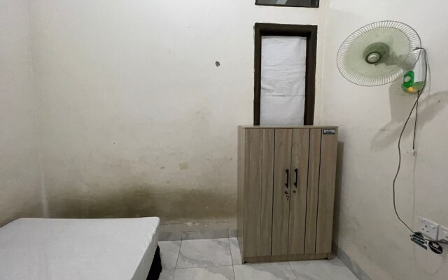 OYO Life 93147 Rumah Kos Shilah Habib Syariah