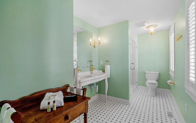 The Rochester Inn, A Historic Hotel