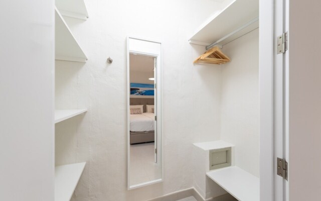 Cute apartment next to beach. P27 Swimming pool