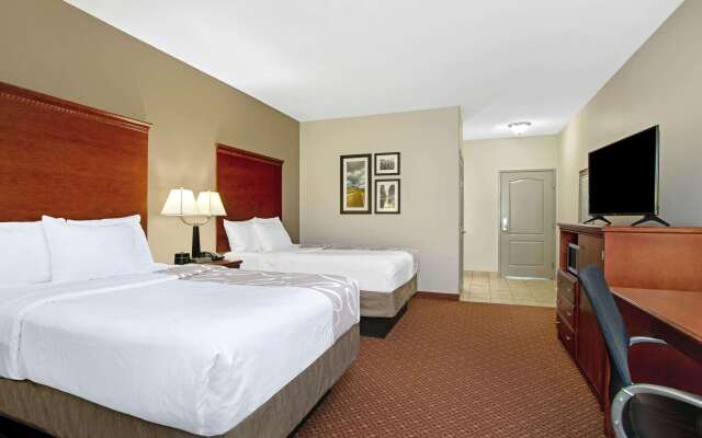 La Quinta Inn & Suites by Wyndham Fairfield TX