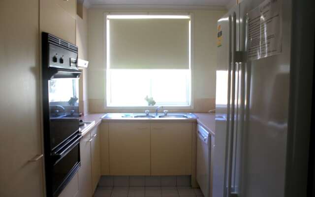 Burleigh Point Holiday Apartments