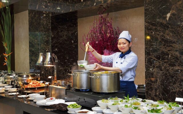 Central Palace Hotel