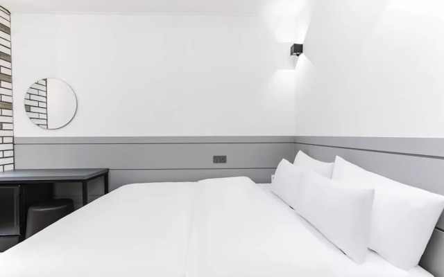 Pyeongtaek Godeok Richstay Hotel