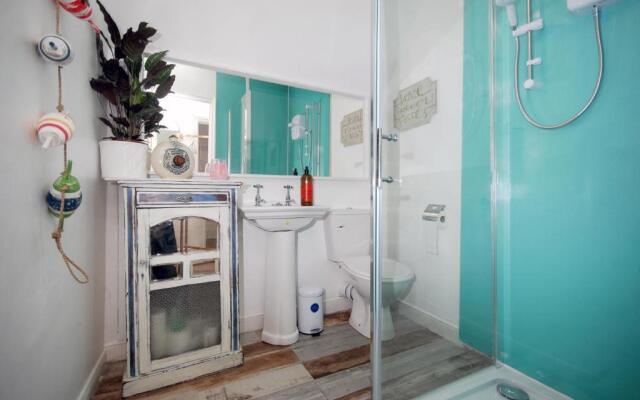 Enjoy Ventnor 2, Pier Street, Wightlink offer