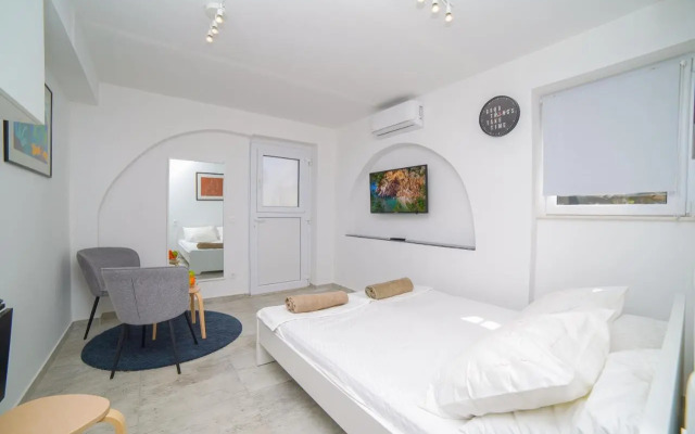 Victor - adorable studio with terrace+free parking