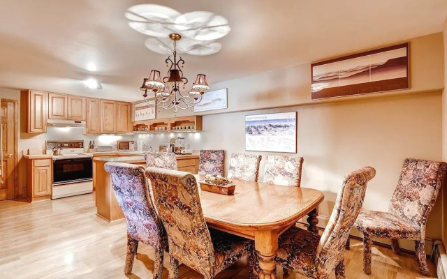 Silver Kingdom - 7 Bedroom Home + Private Hot Tub - LLH 58812
