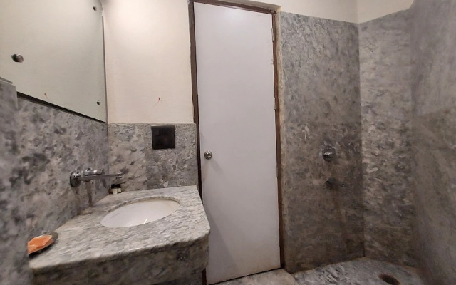 Hotel Green Castle by OYO Rooms