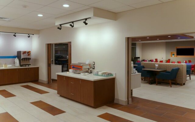 Holiday Inn Express & Suites Tampa East - Ybor City by IHG