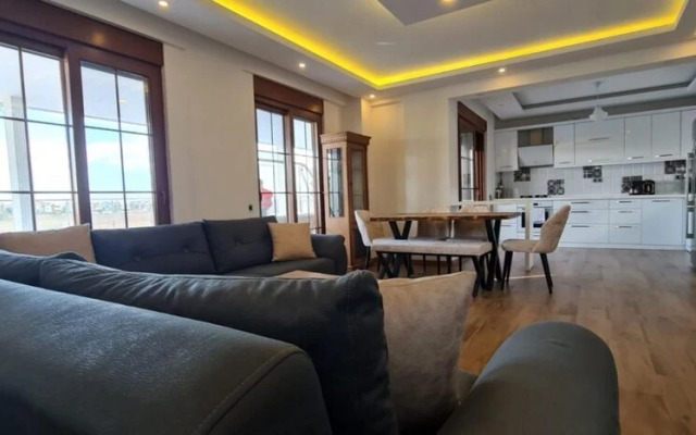 Gorgeous Villa With Private Pool in Antalya 1