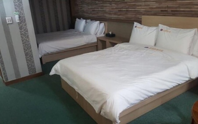 Tongyeong Tourist Hotel