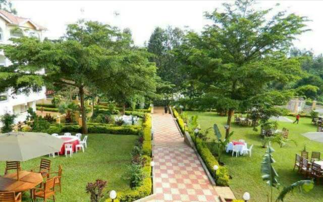 Mountain Breeze Hotel