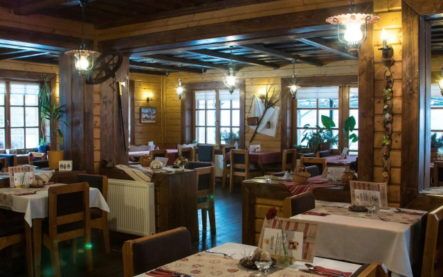 Sojka Resort - Hotel & Drevenice