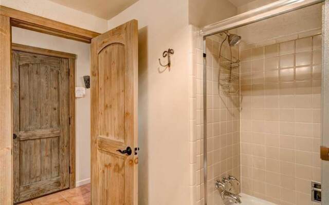 Plaza Splendor - Three Bedroom Home