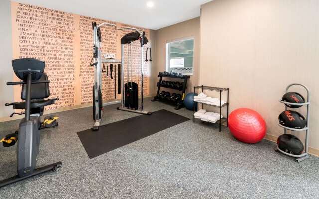 La Quinta Inn & Suites by Wyndham Logan