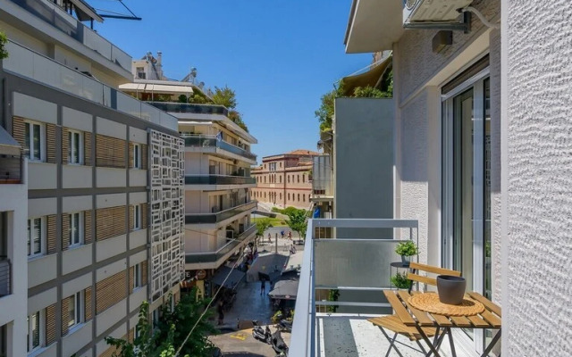 Lush 2bed apt. at the Acropolis