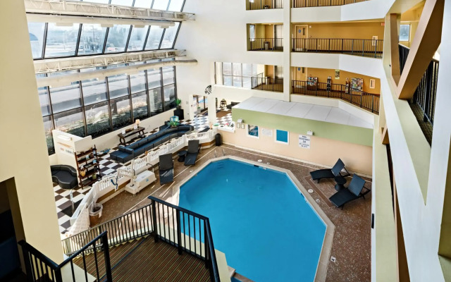 The Atrium Resort, Virginia Beach by Vacatia