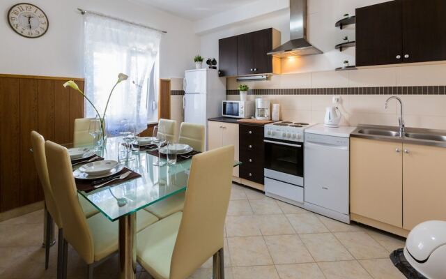 Apartment MLADEN