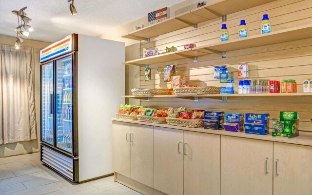 Quality Suites Atlanta Airport East