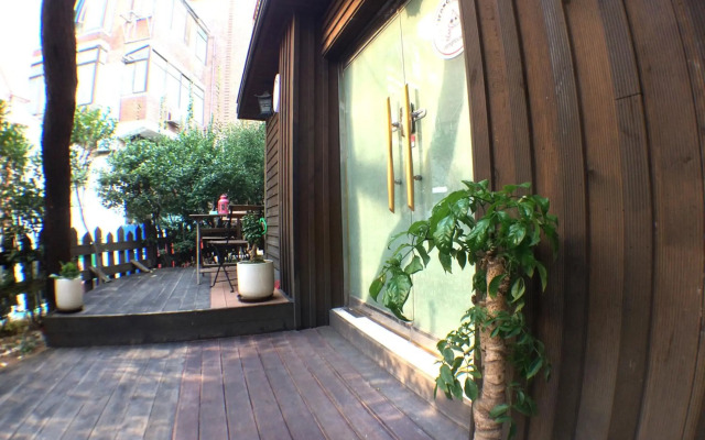 Jeong House