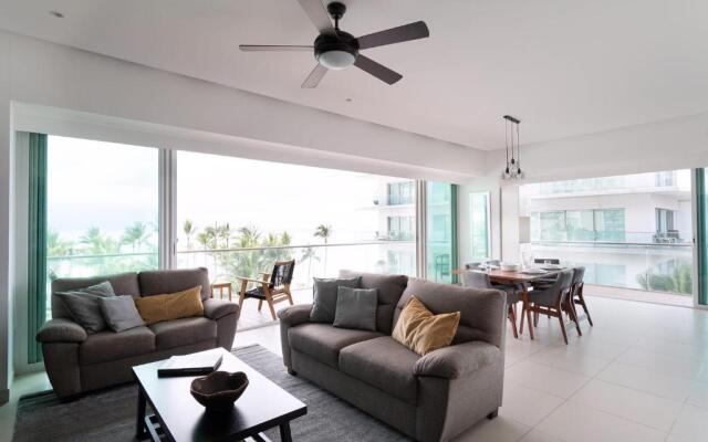 Exquisite 2BR w beach & pool in Puerto Vallarta
