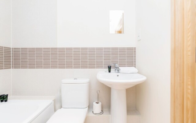 Roomspace Apartments -Westnye House