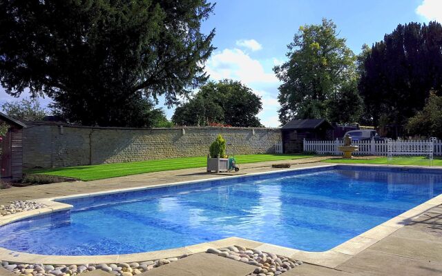 River Nene Cottages