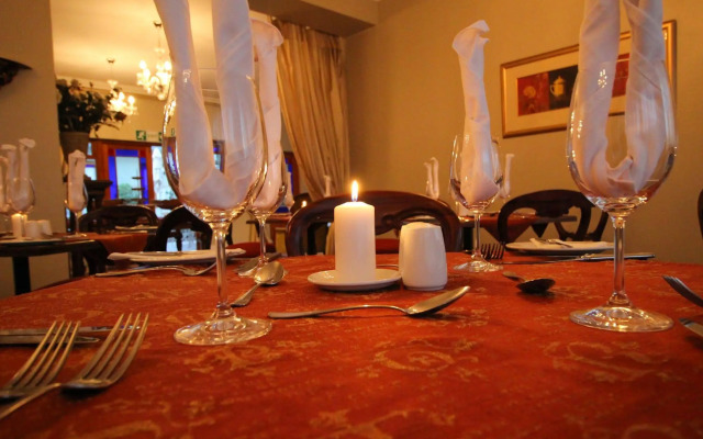 The Victorian 1906 Hotel