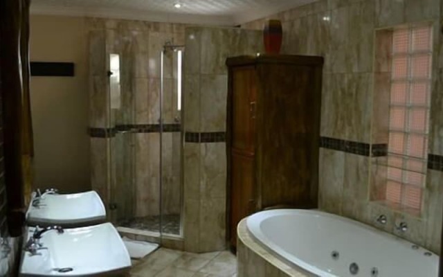 Aark Guest Lodge