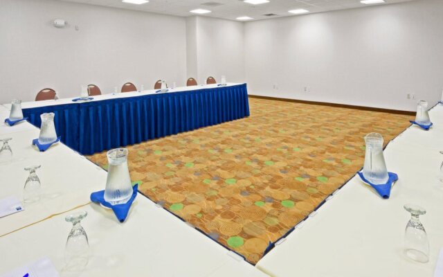 Holiday Inn Express & Suites Albany Airport Area - Latham by IHG