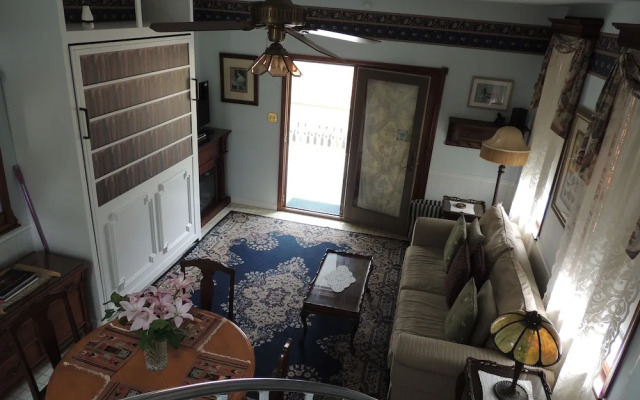 John Wesley Inn & Carriage House