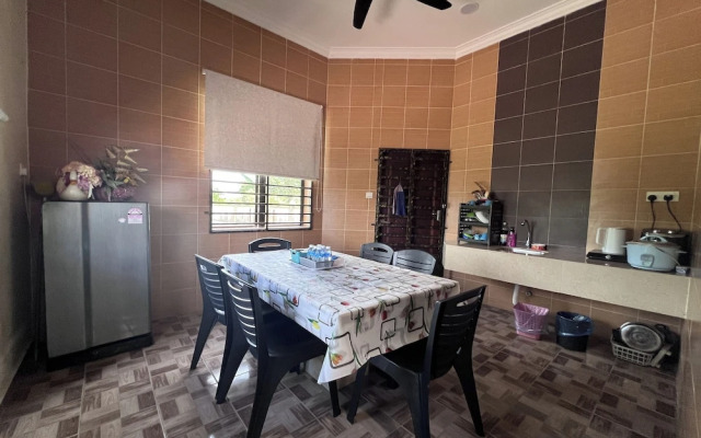 Nurbayu Villa (3 and 4 bedroom Villa) Kemaman