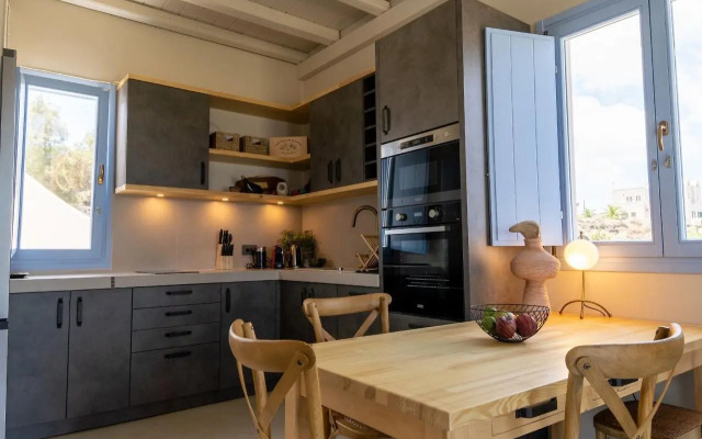 Pink Freud Villas Santorini