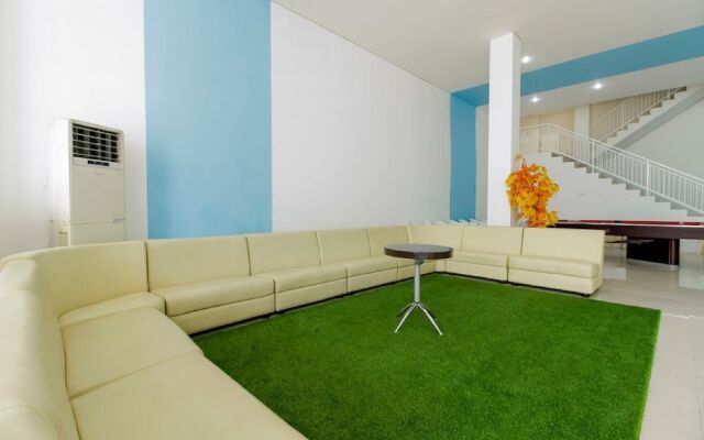 RedDoorz Plus @ Catania Soma Rajawali