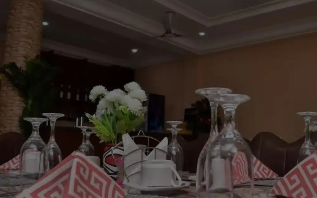 Ganass Hotel
