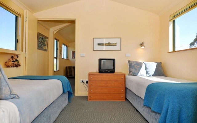 Tree Elle – Guest Rooms – Bow Bridge