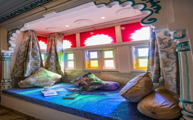 Royal Rafahiya - A Rooftop Lake View Hotel Near Lake Pichola