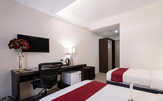 Sarrosa International Hotel and Residential Suites