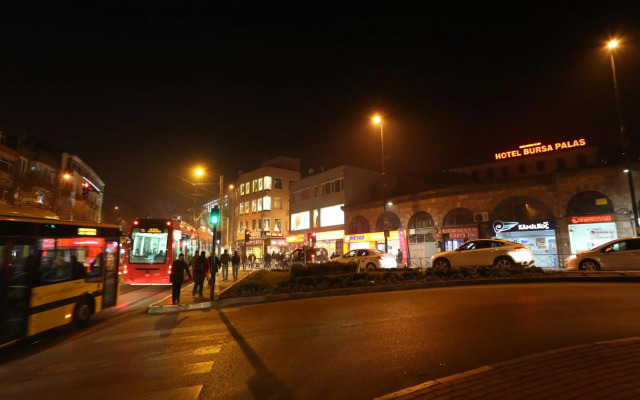 Bursa Palas
