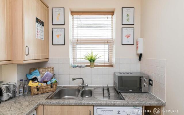 Elegant 2bed Apt- Bmouth Beach Front with Parking
