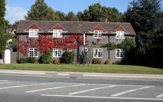 The Chestnuts Hotel