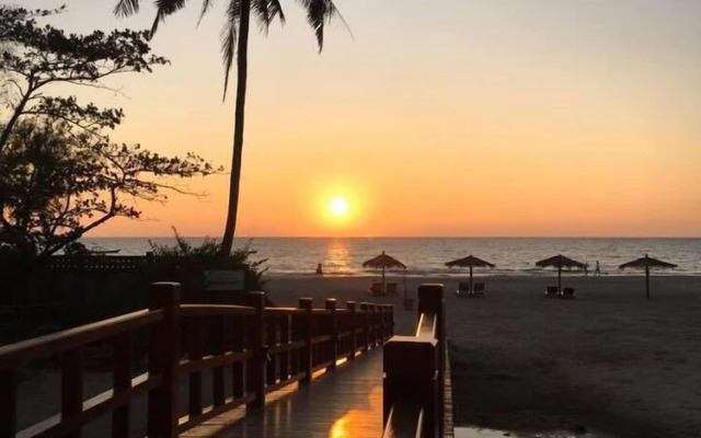 Ngapali Win Hotel