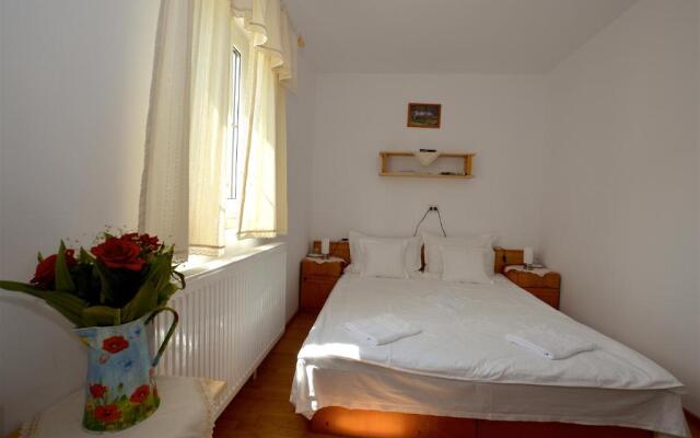 Tornácos Vendégház