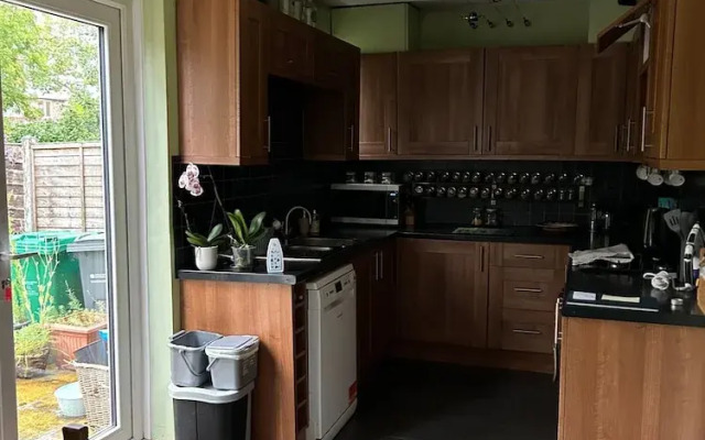 6guests-parking-petsok-familyfriendly-garden