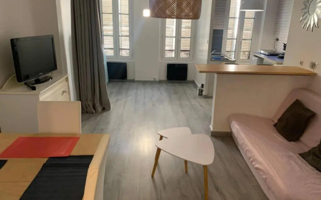 Appartement complet, hyper centre d’Auxerre.